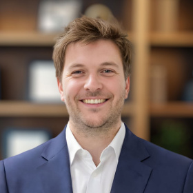 Contadores, socios y familia: 
La trastienda del cotillón Candombe